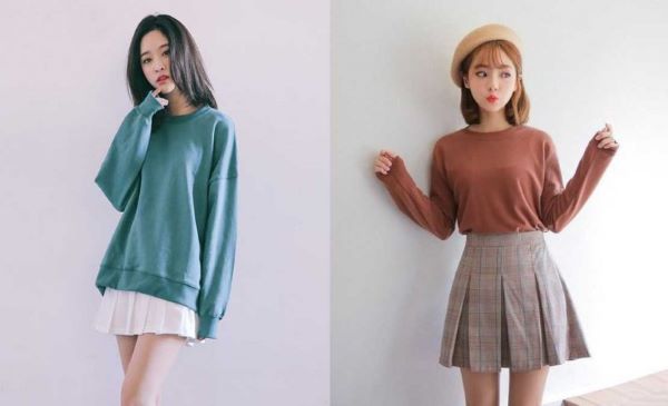 Áo sweater mix với chân váy xếp ly